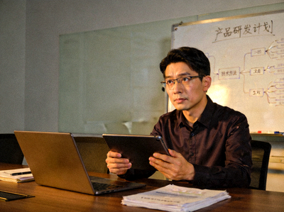 ayx爱游戏平台技术负责人专注于产品研发讨论的肖像图片
